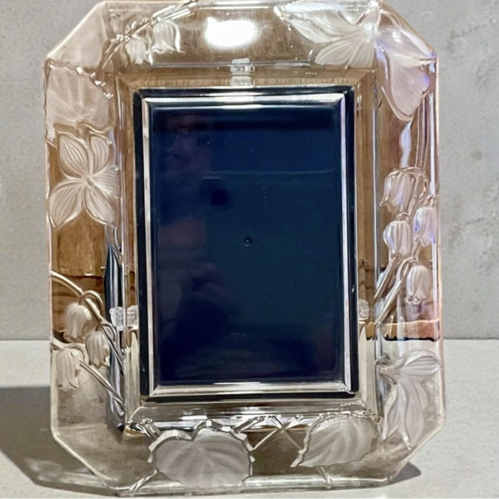 💖Beautiful Vintage Crystal Floral 5 X 7 Photo Frame